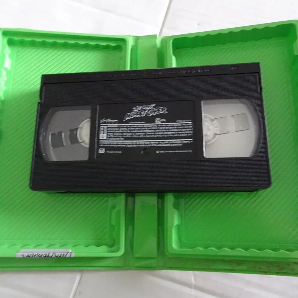 The Great Muppet Caper - VHS Tape - Clamshell - Jim Henson Video with Miss Piggy